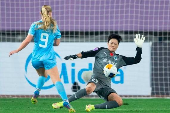女足联赛冠军赛进入白热化阶段，各队争分夺秒的简单介绍